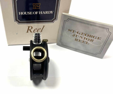   Hardy St George Junior 2 9/16″ Trout Fly Reel RHW Line Guide & Leather Case MINT
