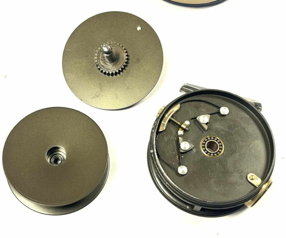   Hardy Perfect 3 3/8″ Alloy Fly Reel With Smoke Red Line Guard & Case