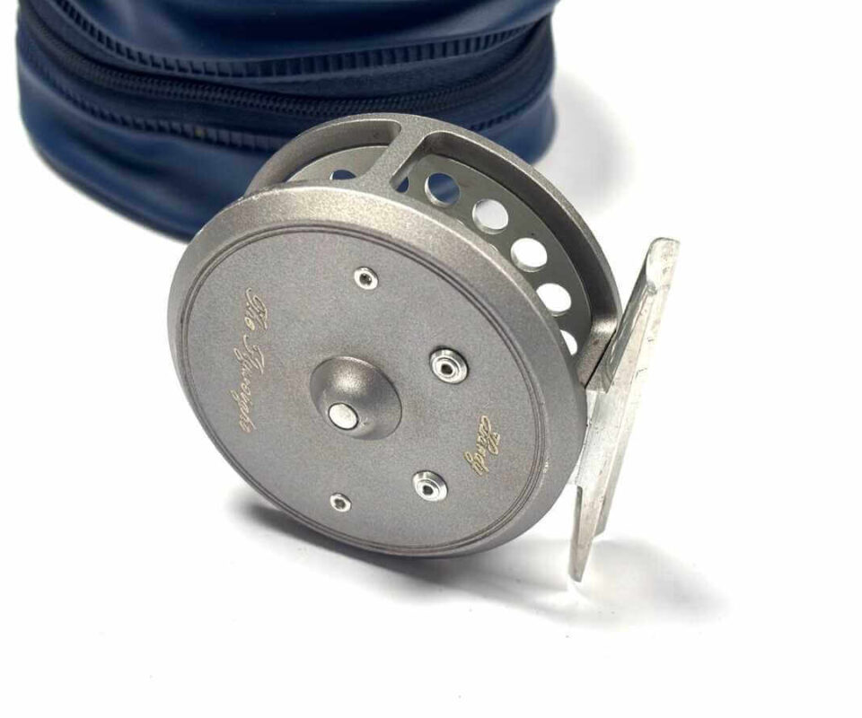   Hardy the Flyweight 2 1/2″ alloy brook trout fly reel with case