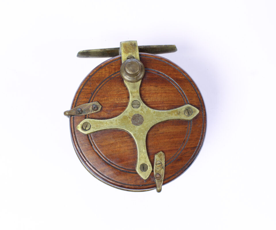 Alternative view of Unknown wood and brass Nottingham 3 1/2 " Casting reel