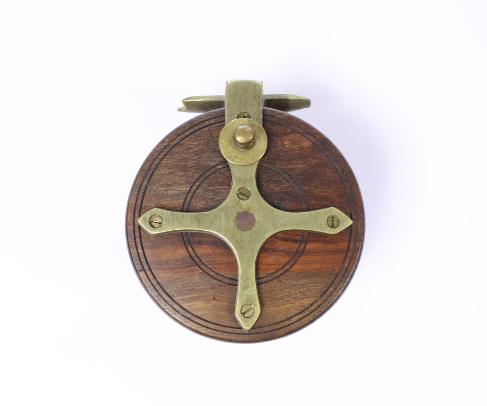 Alternative view of Unknown wood and brass Nottingham 3 1/2 " Casting reel