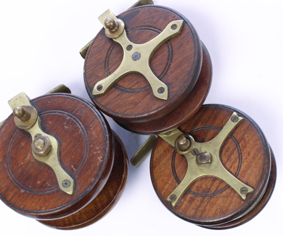 Alternative view of 3 x Unknown brass wood Nottingham 3 1/2 " Casting reel