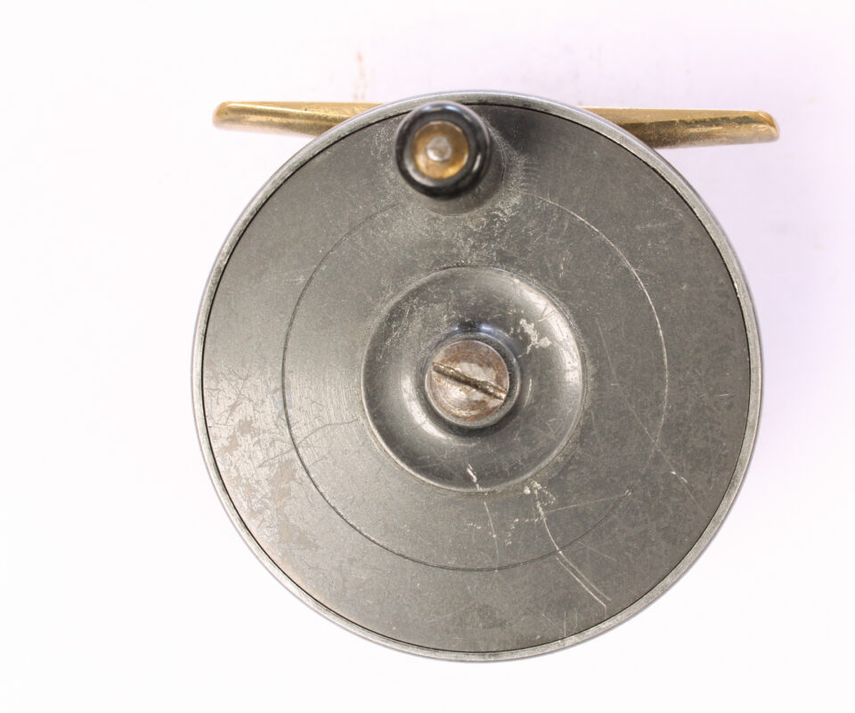   unknown alloy 2 1/2 " trout reel