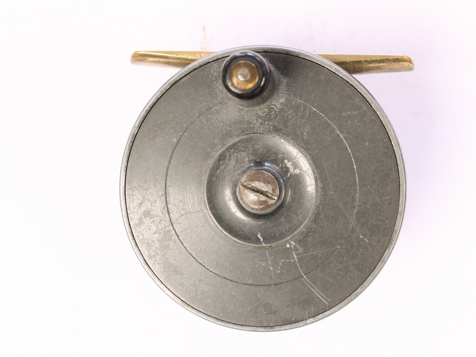 unknown alloy 2 1/2 " trout reel
