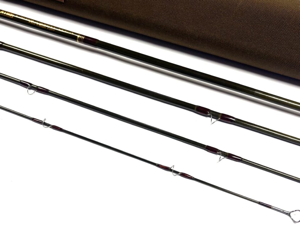   G Loomis Crosscurrent GLX 9′ Line #8 Saltwater Fly Rod With Bag & Case