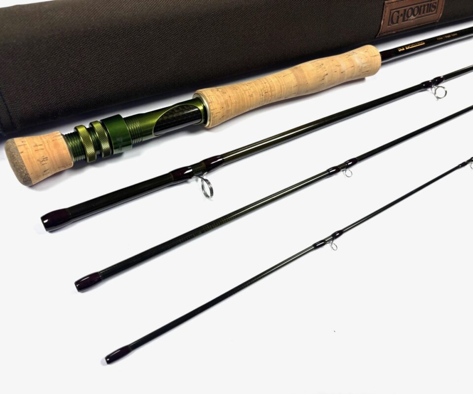 G Loomis Crosscurrent GLX 9′ Line #7 Saltwater Fly Rod With Bag & Case