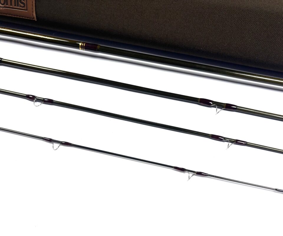 G Loomis Crosscurrent GLX 9′ Line #7 Saltwater Fly Rod With Bag & Case
