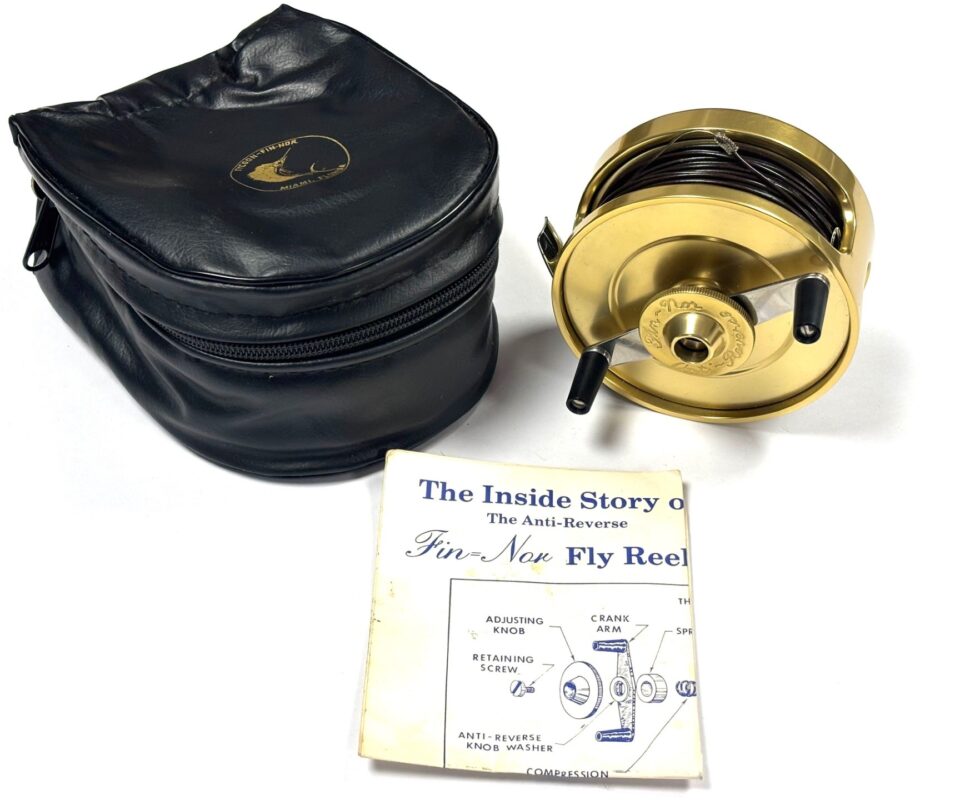   Fin-Nor No 3 Salt Water Right Hand Wind 3 3/4″ Reel With Pouch