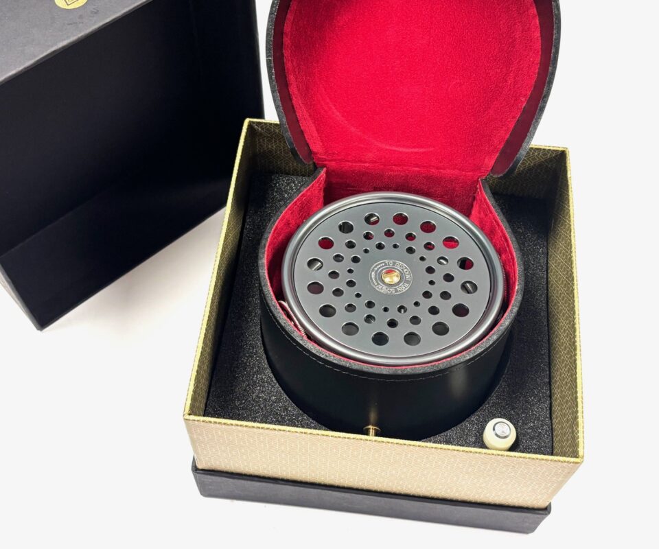   Hardy Bros Limited Edition Perfect Salmon Rivers DEE Series Reel BRAND NEW FREE SHIPPING WORLD WIDE