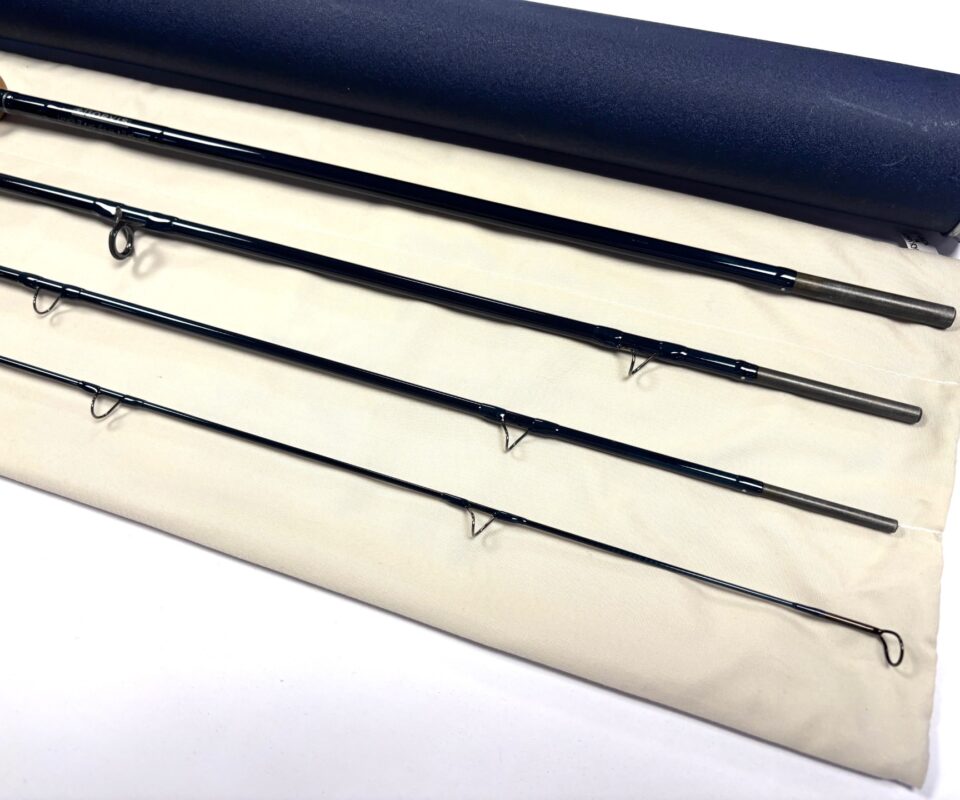   Orvis T3 9' 4 piece graphite travel trout fly rod #11  bag & alloy tube, salt or freshwater 6 1/8oz MINT