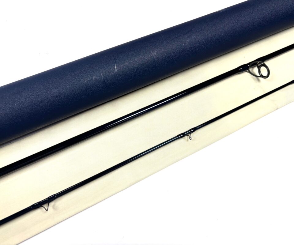   Orvis T3 9′ 2 Piece graphite travel fly rod #10 bag & alloy tube, salt or freshwater Fine