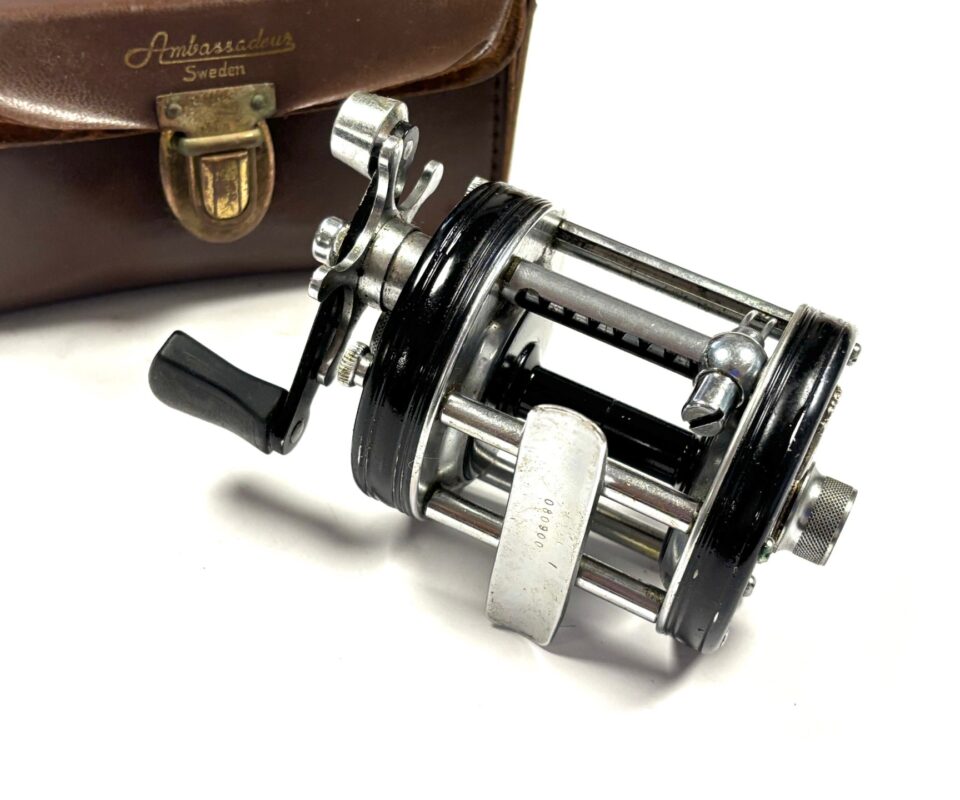   Abu Ambassadeur 6000 C reel, spares, oil & leather case