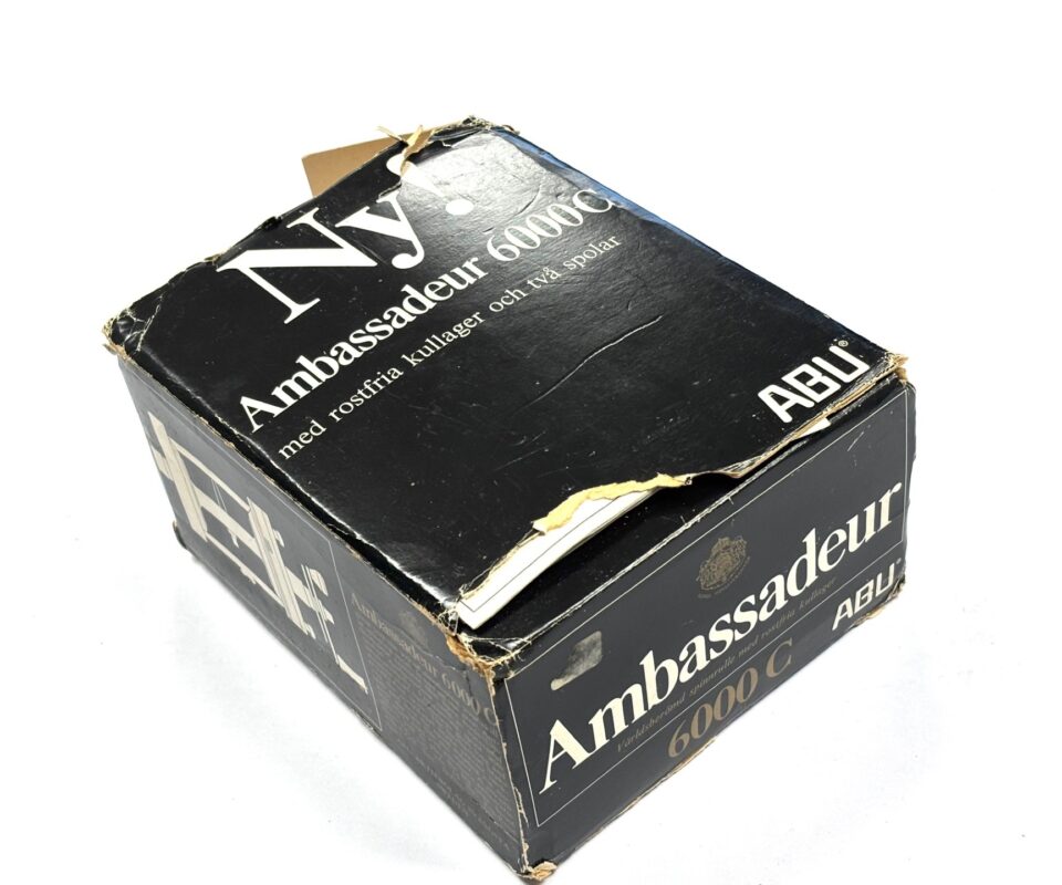   Abu Ambassadeur 6000 C reel, spares, oiler, spanner & leather case & box