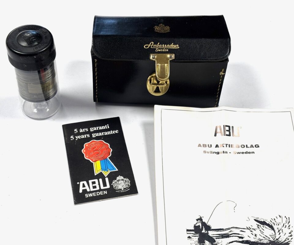   Abu Ambassadeur 6000 C reel, spares, oiler, spanner & leather case & box