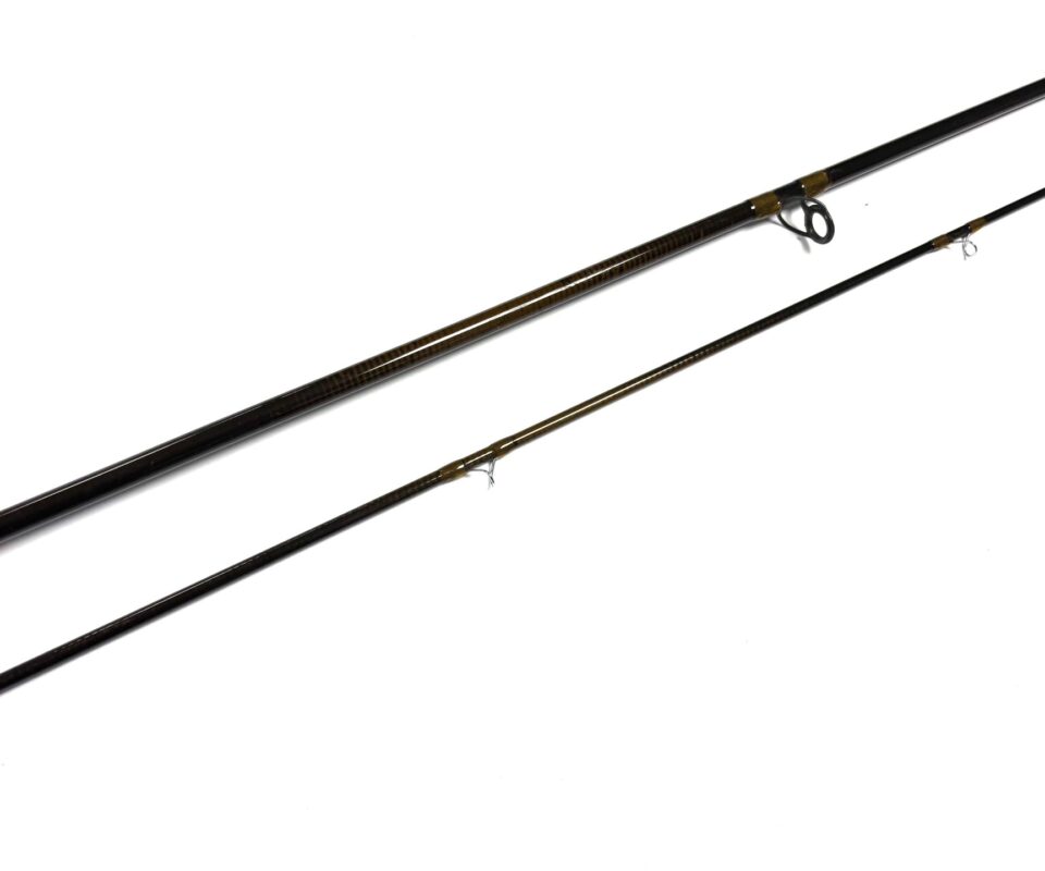   Daiwa Whisker Fly Rod 10′ 3″ Two Piece Tournament Osprey Long Distance Special #7-9 With Bag