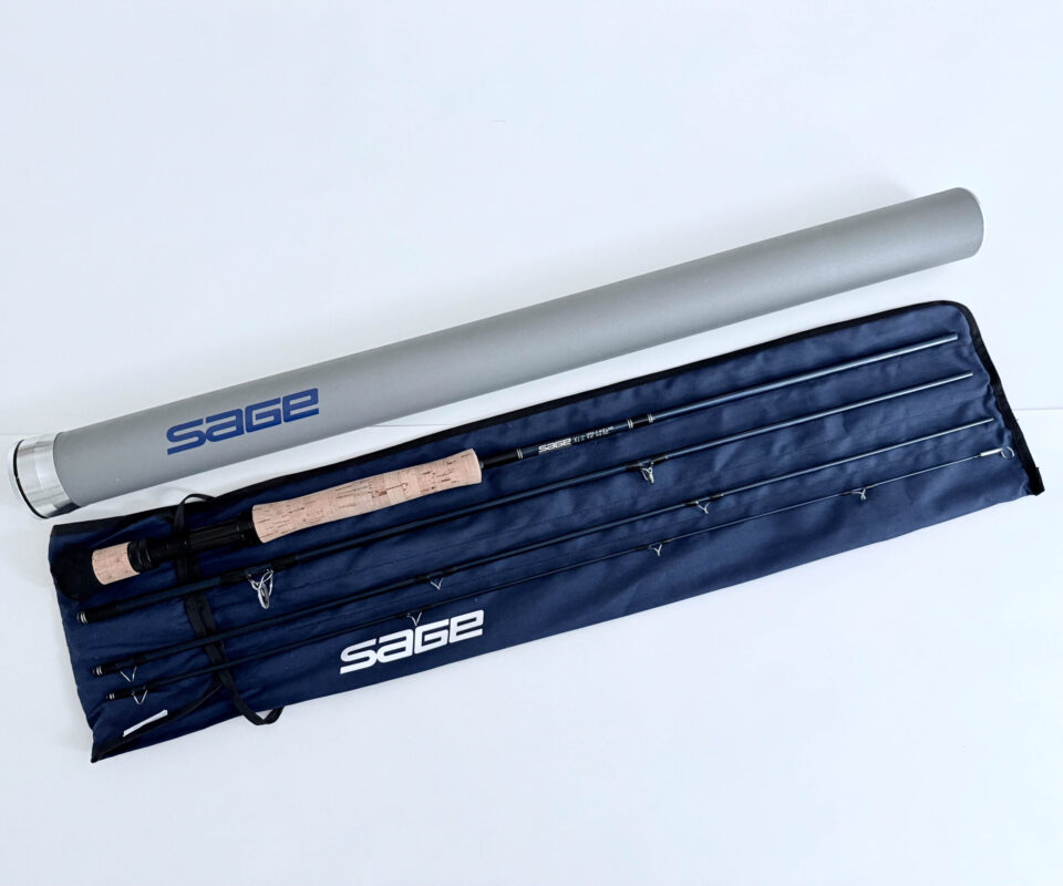   Sage Xi2 9′ 4 Piece Carbon Saltwater Fly Rod #10 Excellent with bag and alloy tube