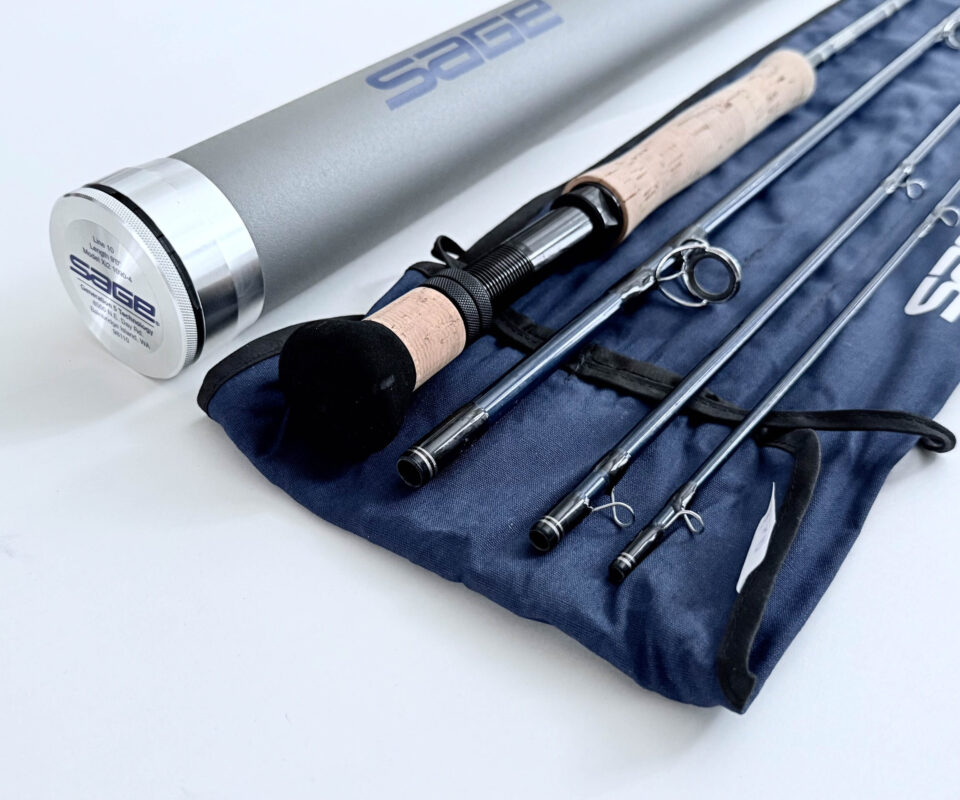   Sage Xi2 9′ 4 Piece Carbon Saltwater Fly Rod #10 Excellent with bag and alloy tube