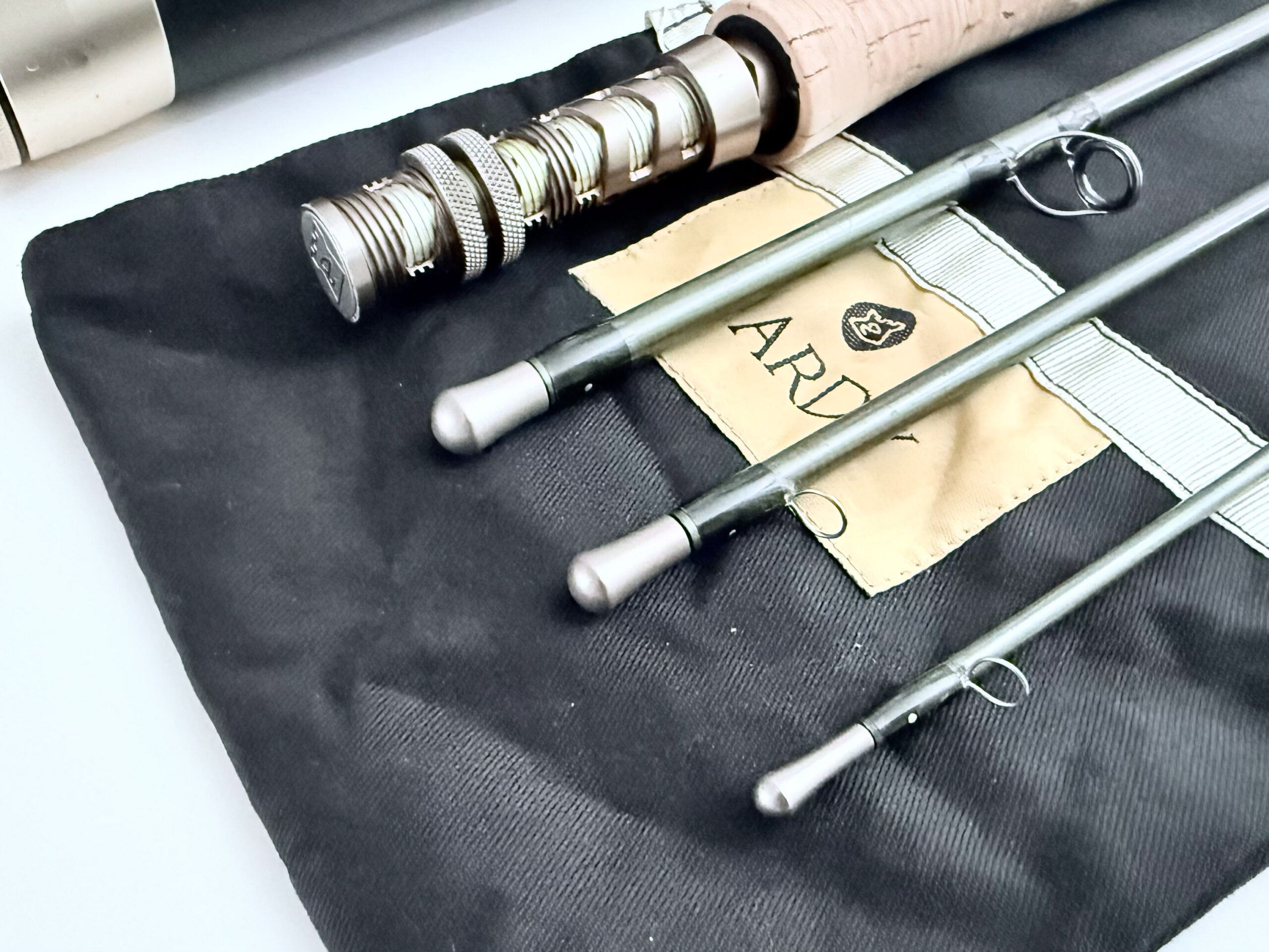 Hardy Zenith Sintrix 9′ Four Piece Graphite Fly Rod #4 with Bag & Tube