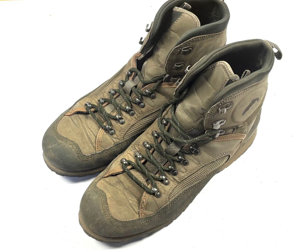   Simms USA wading boots UK 12