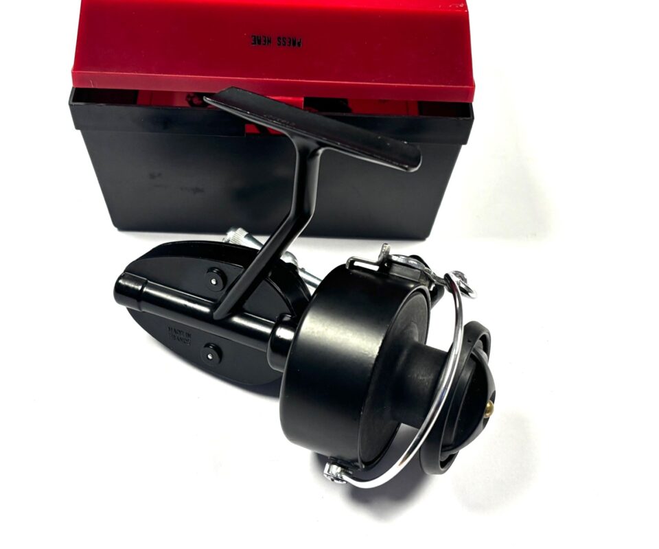   Garcia Mitchell 300 French built spinning reel, best condition with box fish or collect Peter Wheat Collection