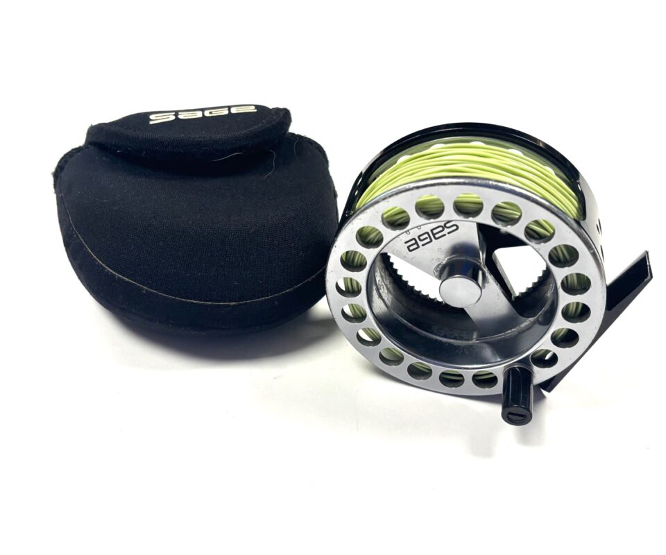   Sage 3200 large arbor fly reel, suit lines #1-4 with case