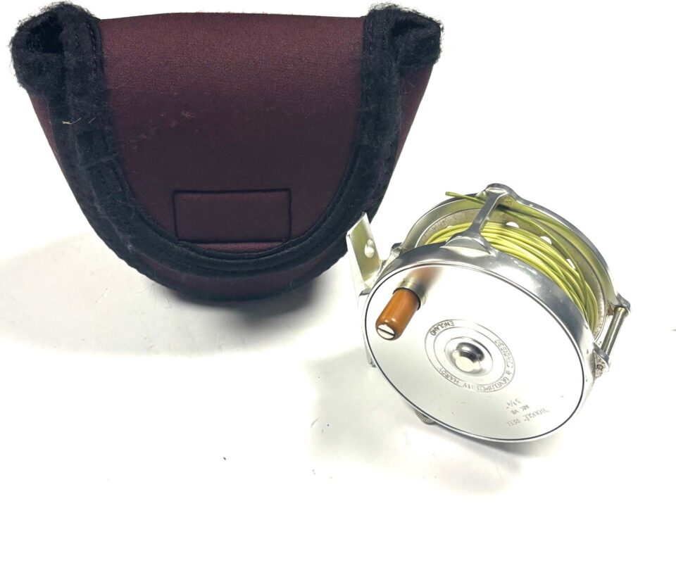 Hardy Bougle MK VII 3.25″ trout fly reel with pouch