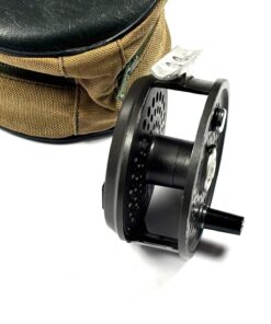 Alternative view of Orvis Battenkill 8/9 disc trout fly reel & padded case