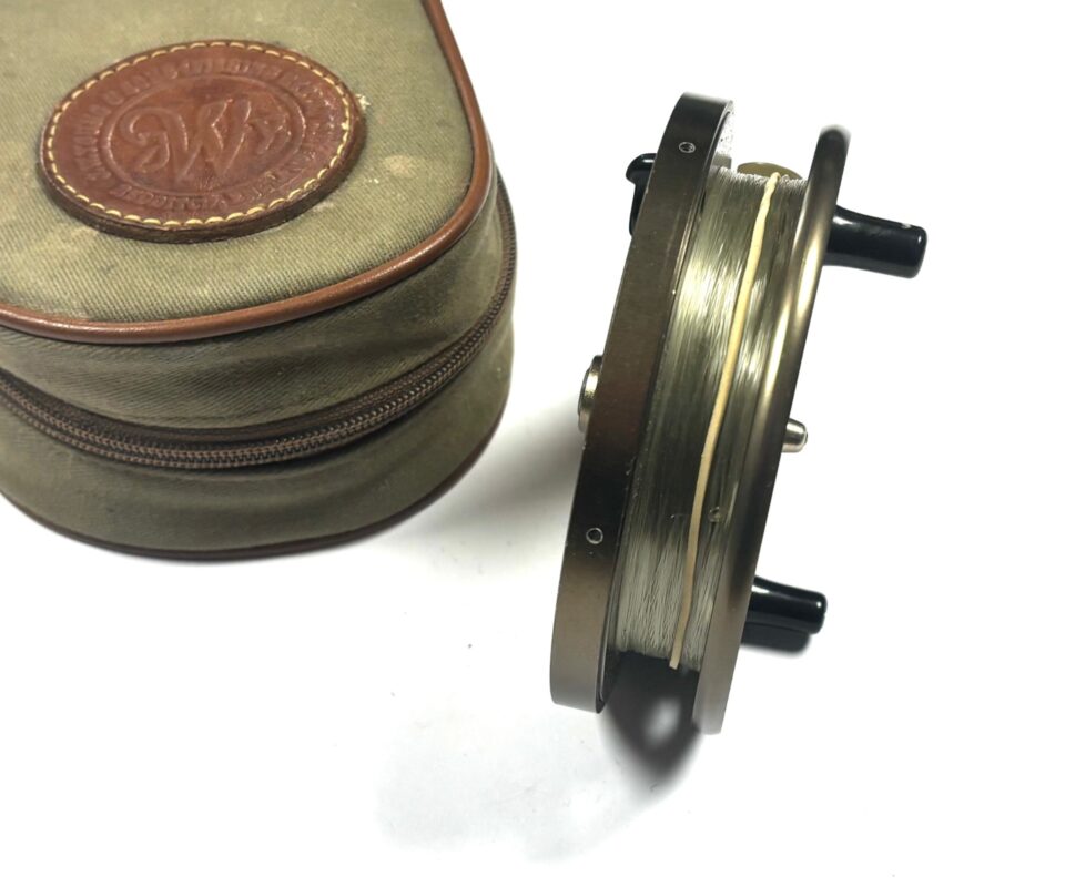 J W Young The Purist 2040 centrepin 4.5″ trotting reel with pouch