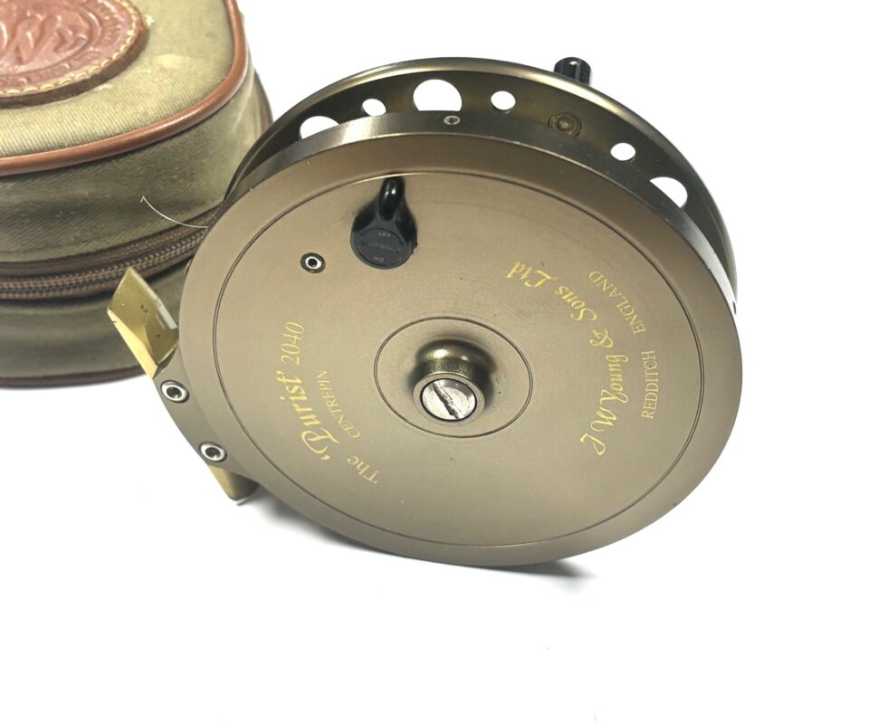 J W Young The Purist 2040 centrepin 4.5″ trotting reel with pouch