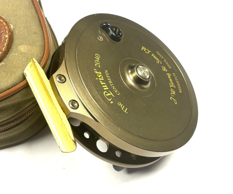 J W Young The Purist 2040 centrepin 4.5″ trotting reel with pouch