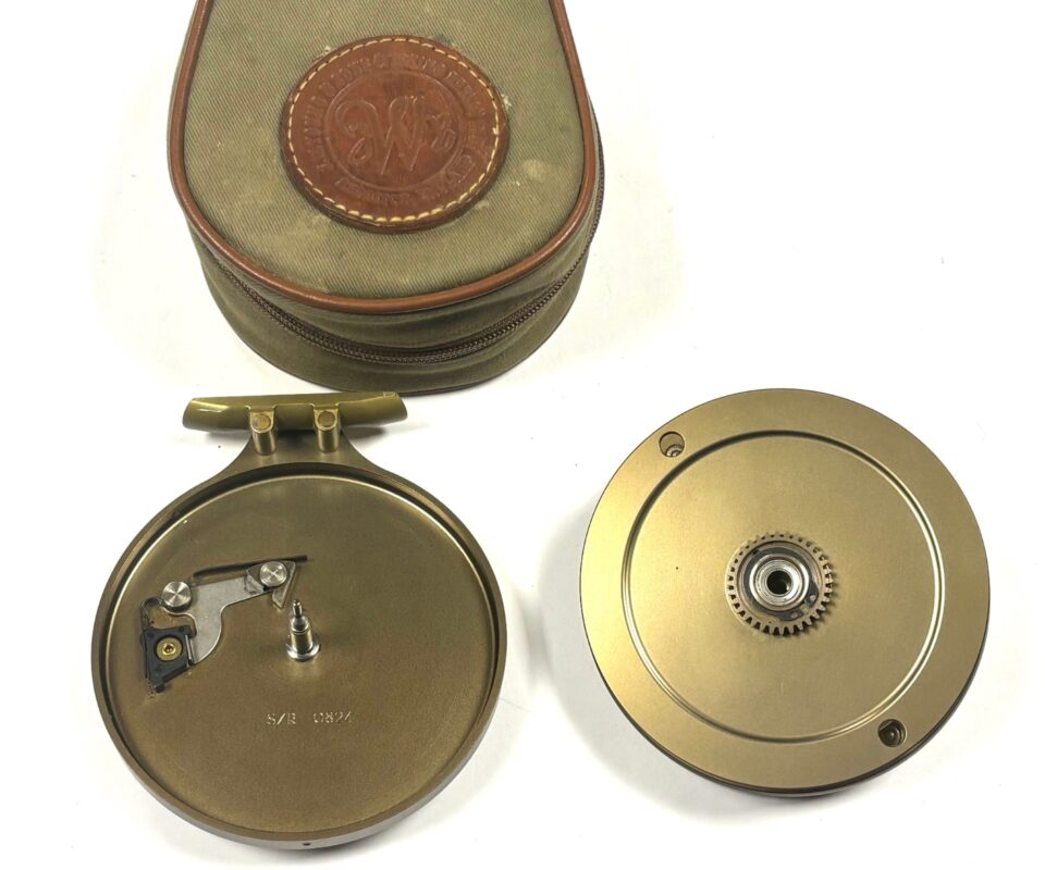 J W Young The Purist 2040 centrepin 4.5″ trotting reel with pouch
