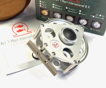 Alternative view of Ari T Hart 'Triangle II' LHW 2.75″ Fly Reel Silver Finish Made In Holland