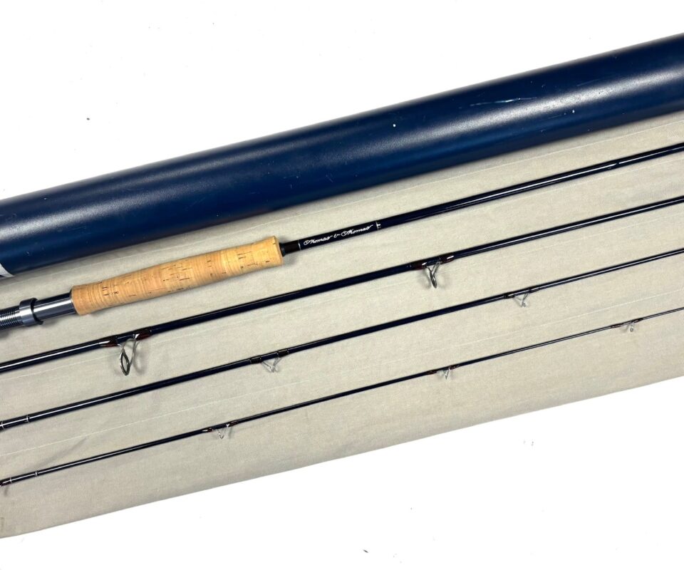 Thomas and Thomas HE HELIX 9' Trout / Salt Water Fly Rod Line #8 With Bag & Tube