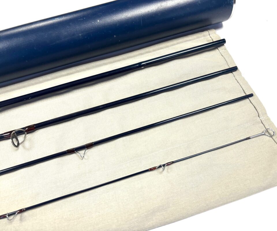 Thomas and Thomas HE HELIX 9' Trout / Salt Water Fly Rod Line #8 With Bag & Tube