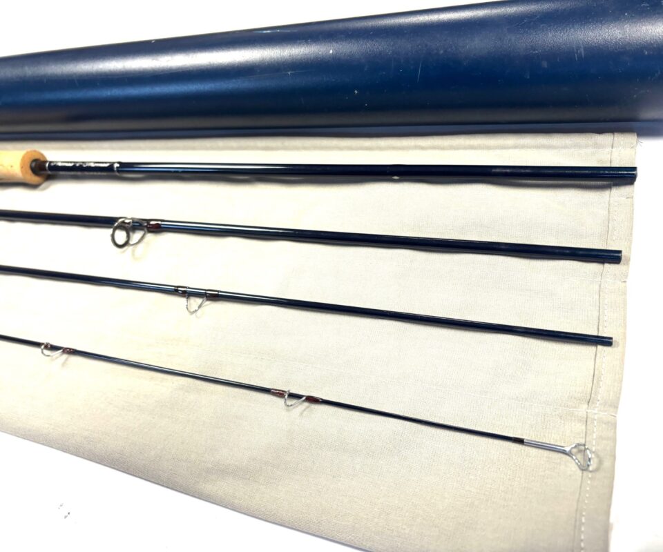 Thomas and Thomas HE HELIX 9' Trout / Salt Water Fly Rod Line #8 With Bag & Tube