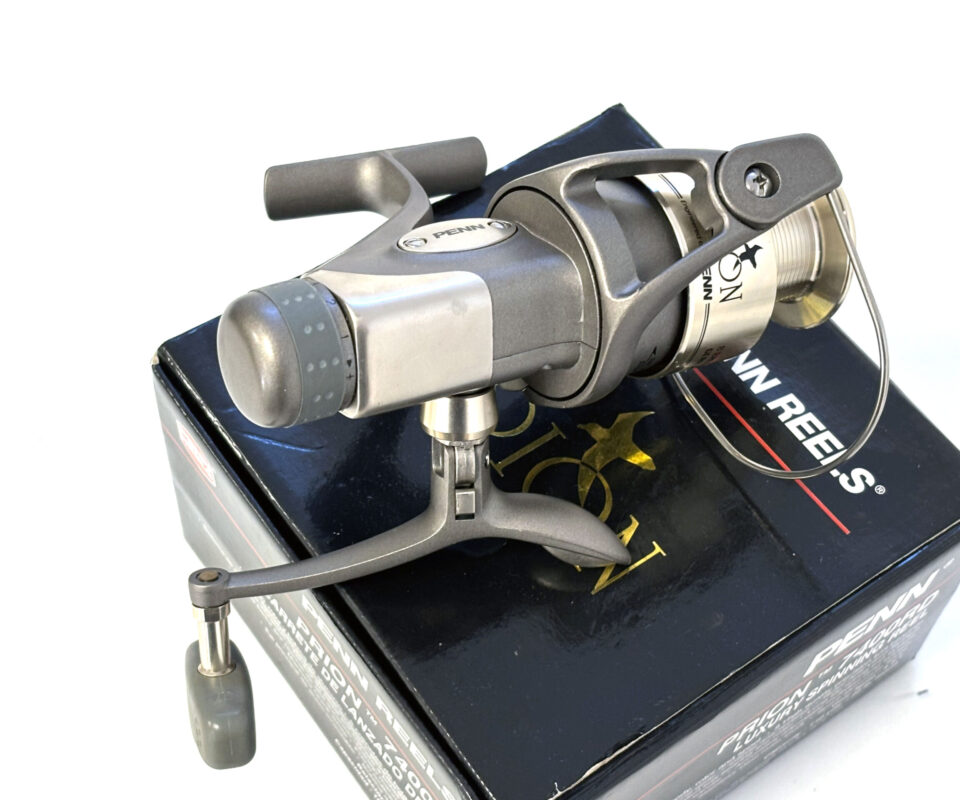 Alternative view of Penn Prion 7400D Spinning Reel