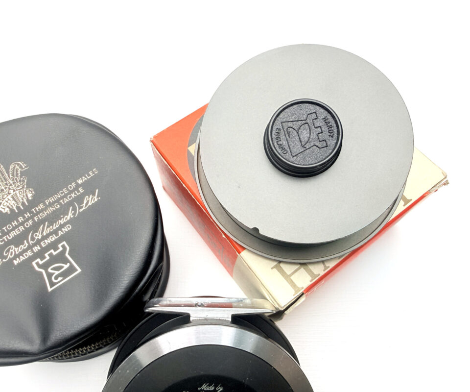 Alternative view of Hardy Sunbeam 9/10 Fly Reel + Spare spool in original box