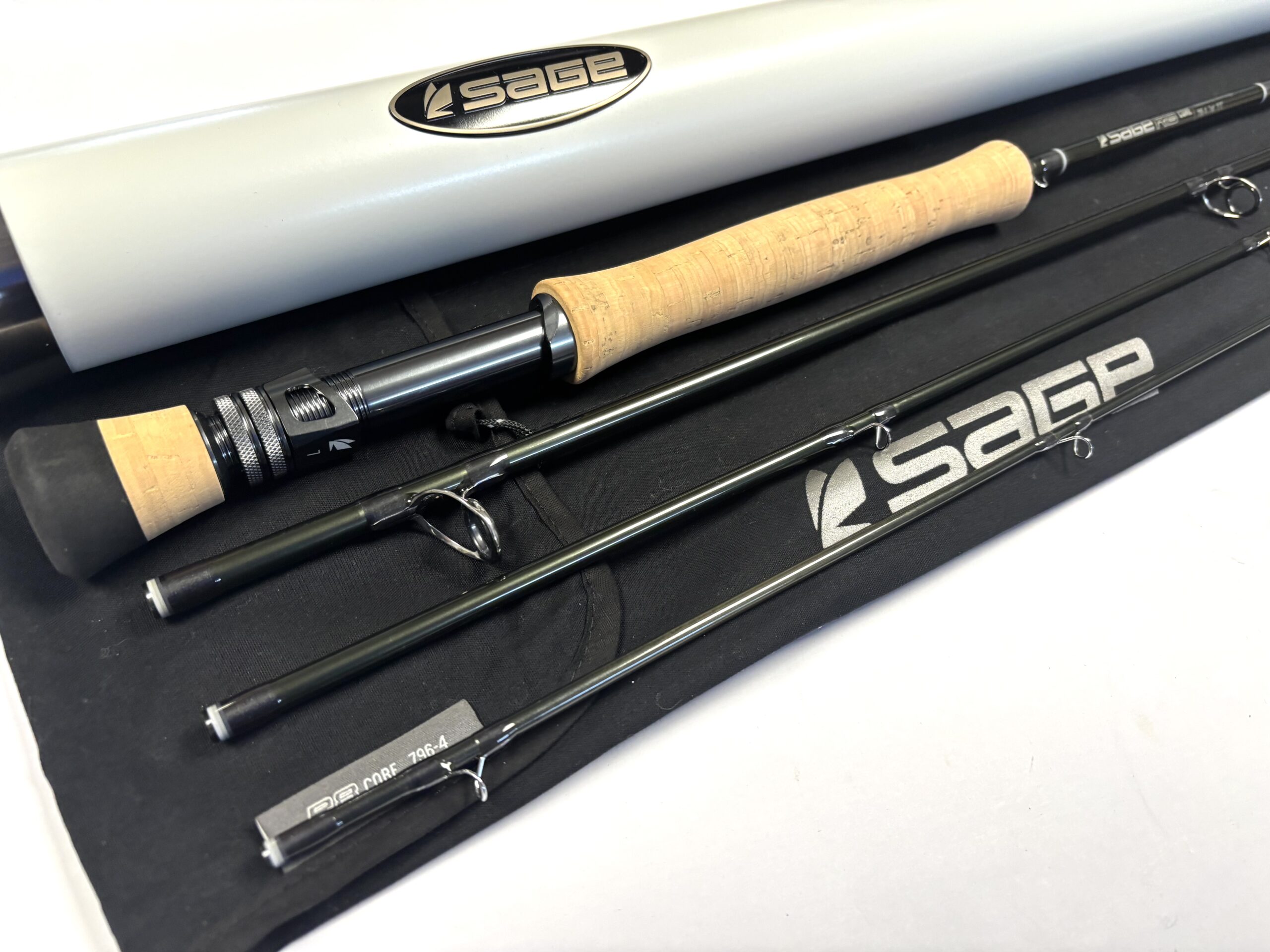 Sage R8 Core 796 9’6” #7 Fly Rod (4-Piece) - Image 2