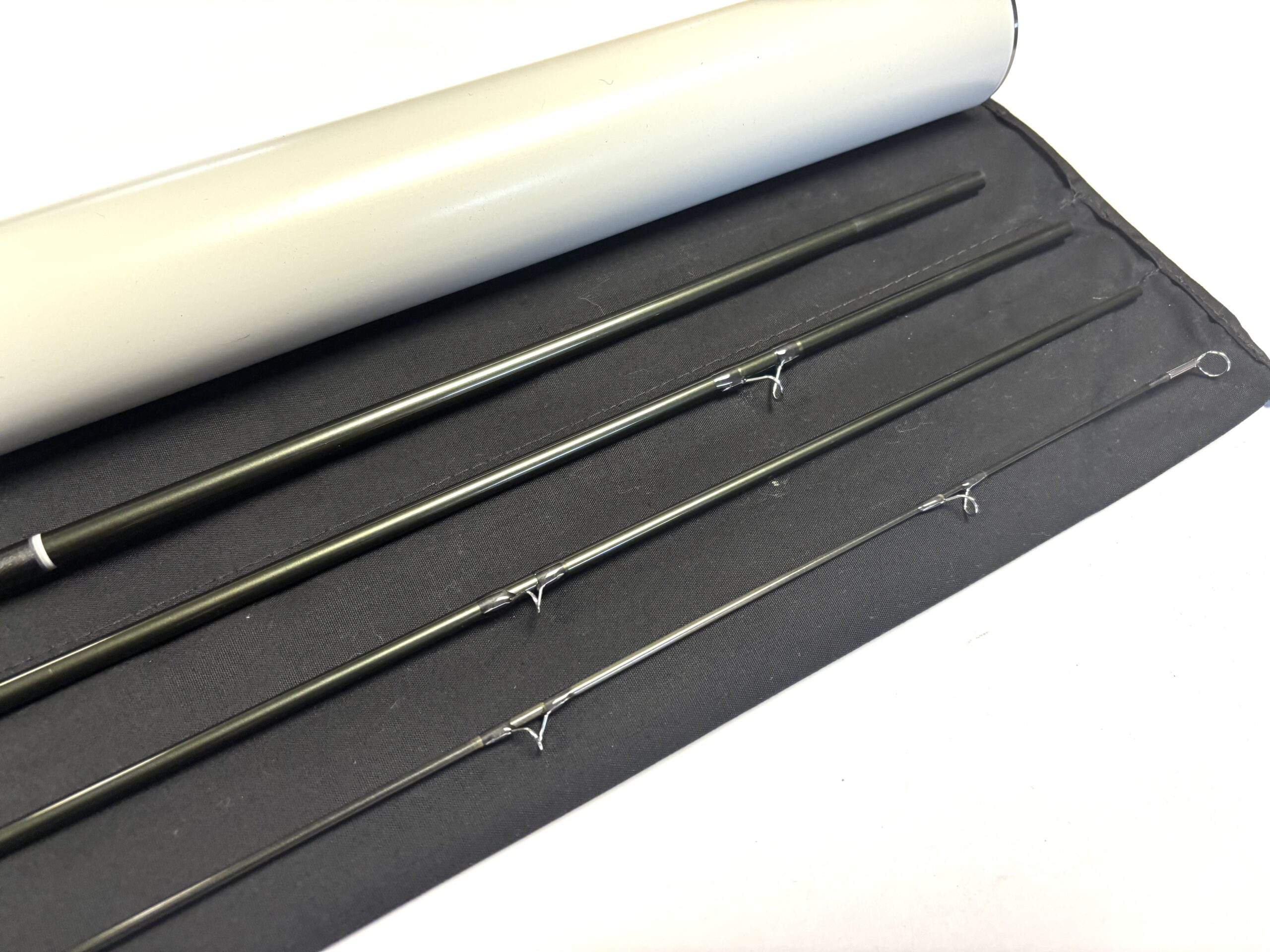Sage R8 Core 796 9’6” #7 Fly Rod (4-Piece) - Image 4