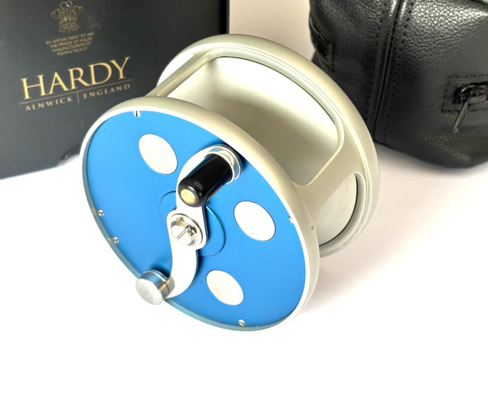 Alternative view of Hardy Cascapedia 10/11 Metallic Blue Alloy Reel